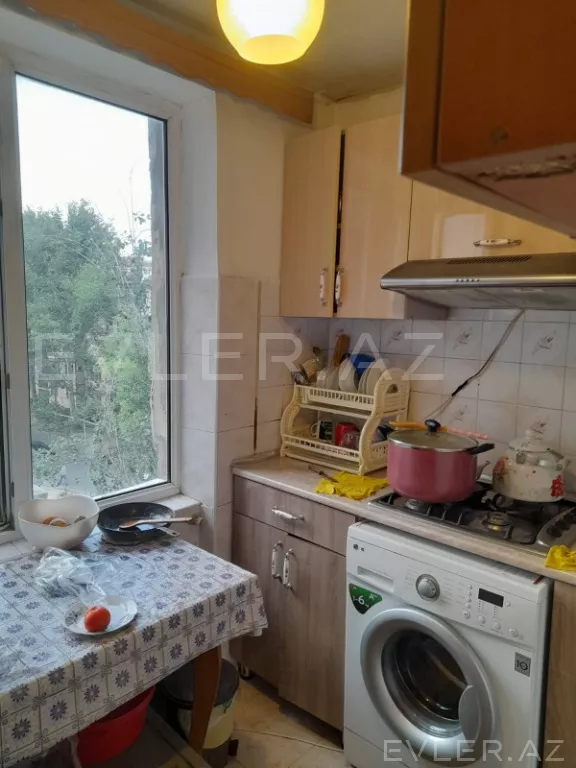 Satılır, köhnə tikili