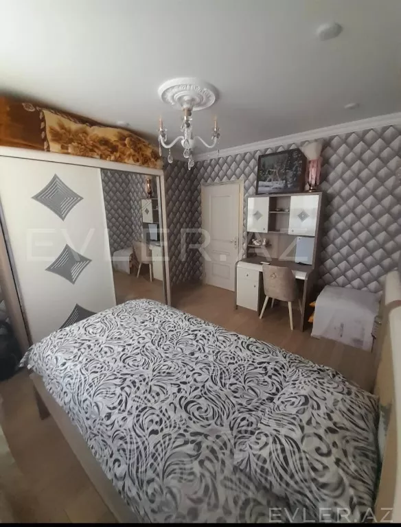 Satılır, köhnə tikili