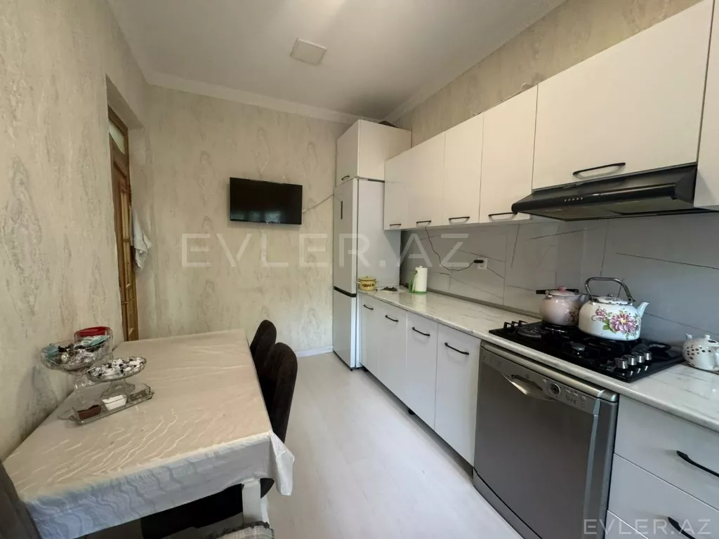 Satılır, həyət evi/villa
