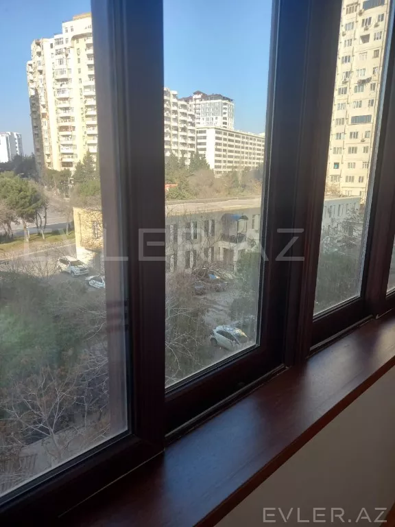 Satılır, köhnə tikili
