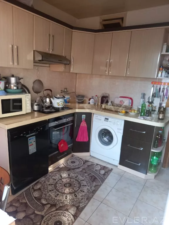 Satılır, köhnə tikili