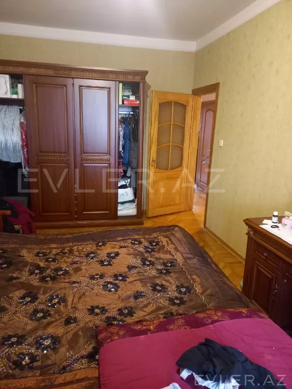 Satılır, köhnə tikili