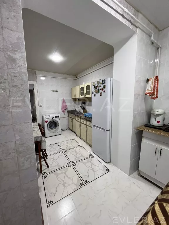 Satılır, köhnə tikili