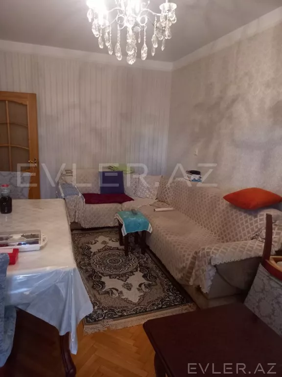 Satılır, köhnə tikili