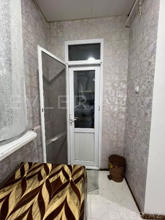 Satılır, köhnə tikili