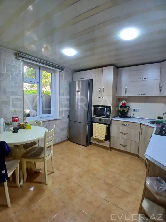 Satılır, həyət evi/villa