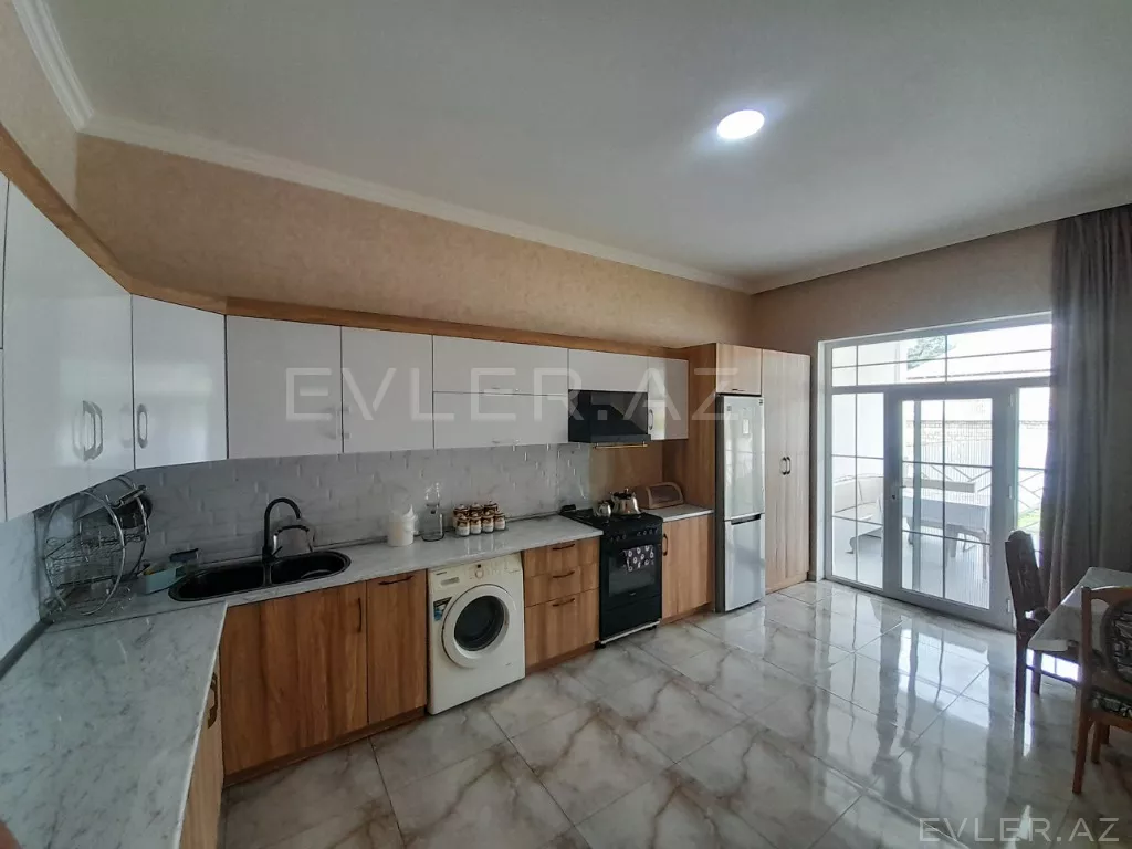 Satılır, həyət evi/villa