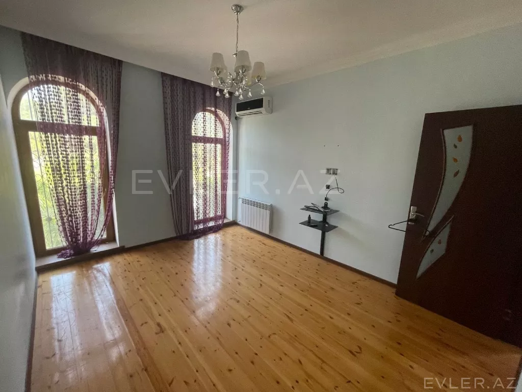 Satılır, həyət evi/villa
