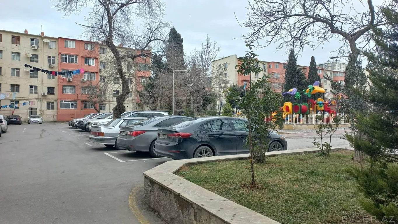 Satılır, köhnə tikili