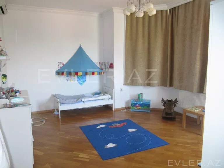 Satılır, həyət evi/villa