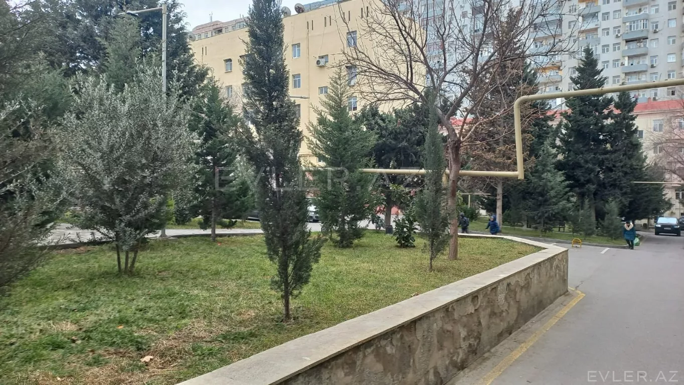 Satılır, köhnə tikili