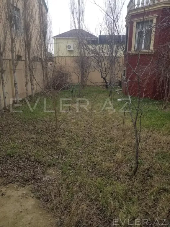 Satılır, həyət evi/villa