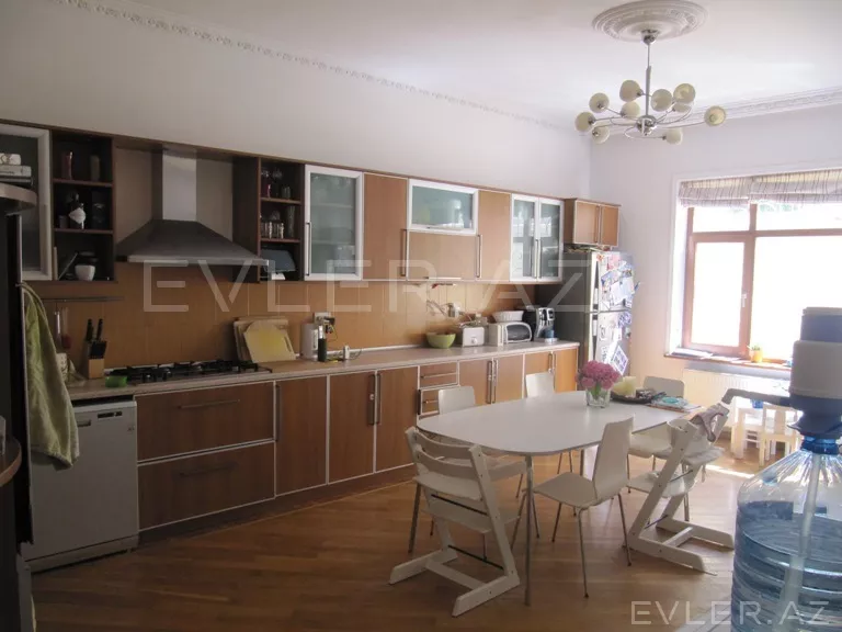 Satılır, həyət evi/villa