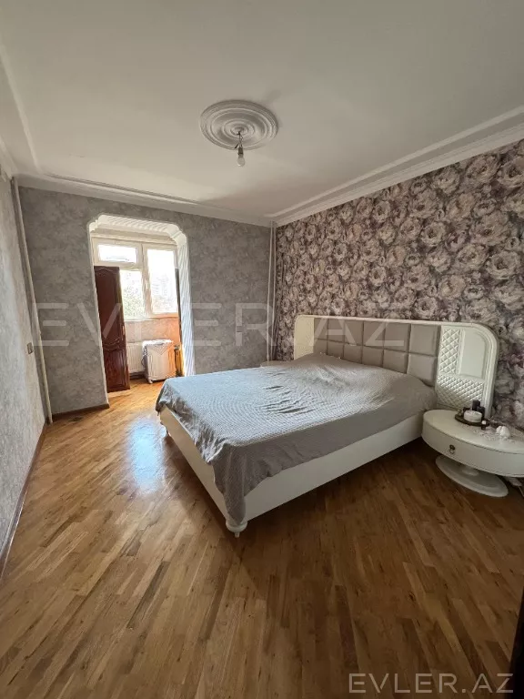 Satılır, köhnə tikili