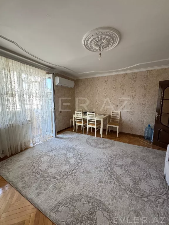 Satılır, köhnə tikili