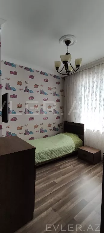 Satılır, köhnə tikili