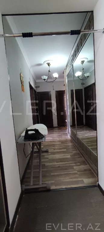 Satılır, köhnə tikili
