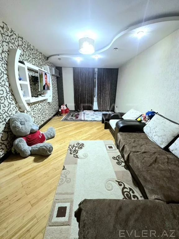 Satılır, yeni tikili