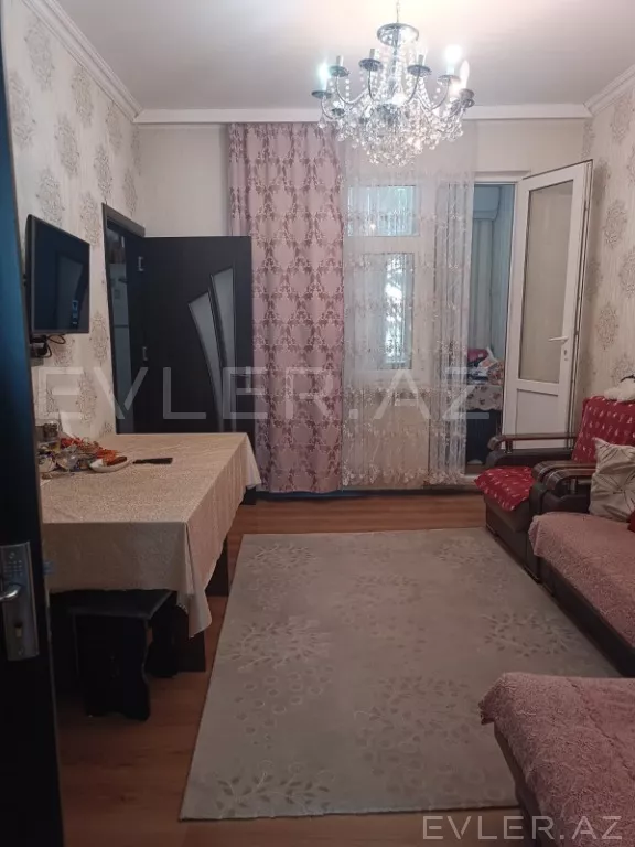 Satılır, köhnə tikili
