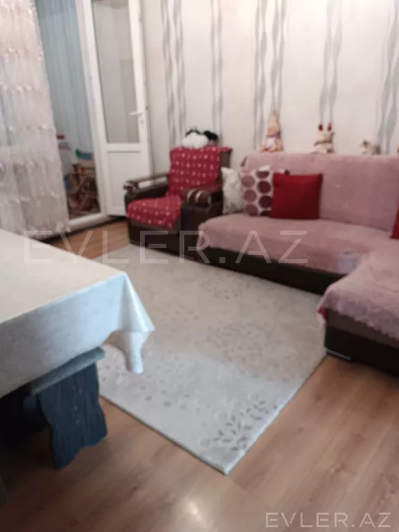 Satılır, köhnə tikili