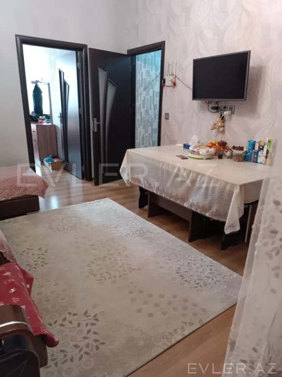 Satılır, köhnə tikili