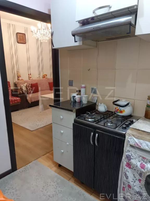 Satılır, köhnə tikili