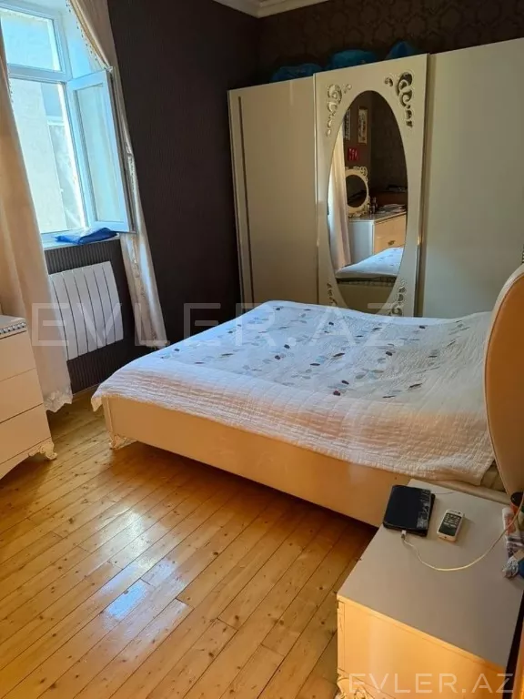 Satılır, həyət evi/villa