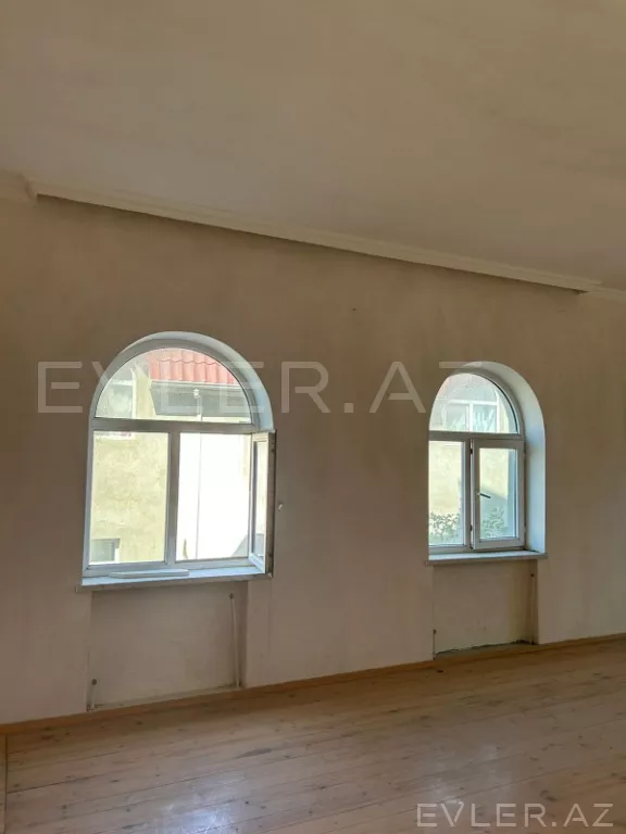 Satılır, həyət evi/villa