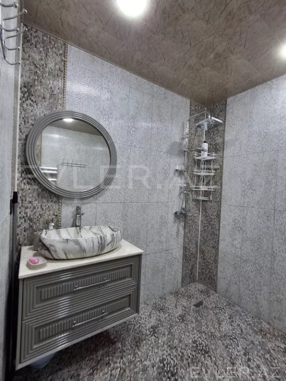 Satılır, həyət evi/villa