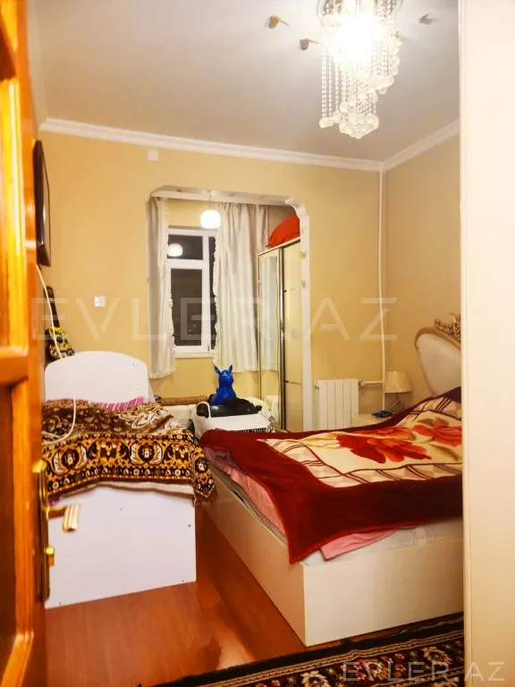 Satılır, köhnə tikili