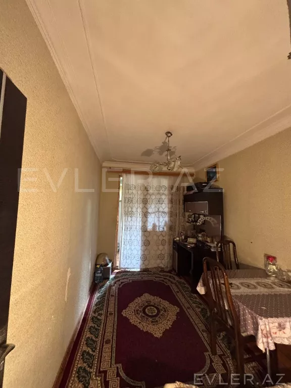 Satılır, köhnə tikili