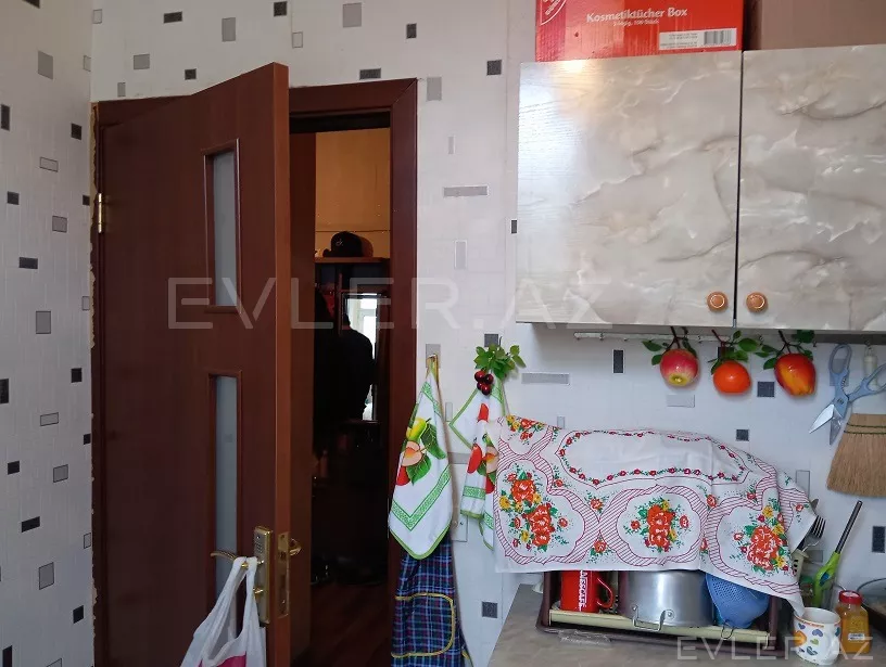 Satılır, köhnə tikili