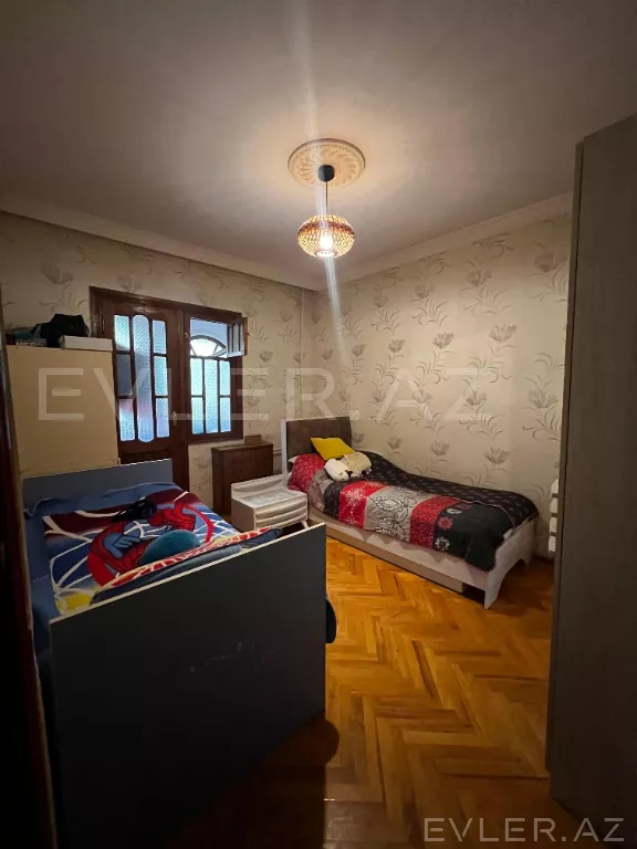 Satılır, köhnə tikili