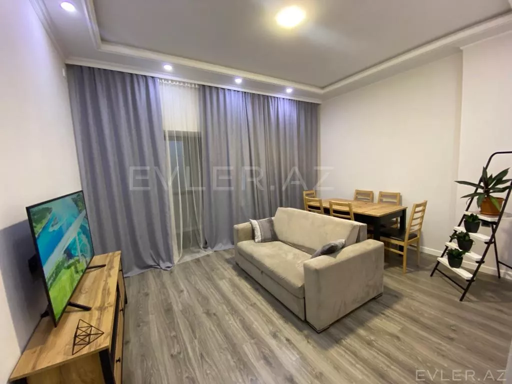 Satılır, köhnə tikili