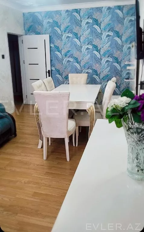 Satılır, köhnə tikili