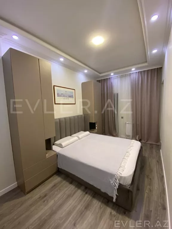 Satılır, köhnə tikili