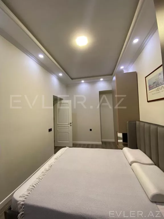 Satılır, köhnə tikili
