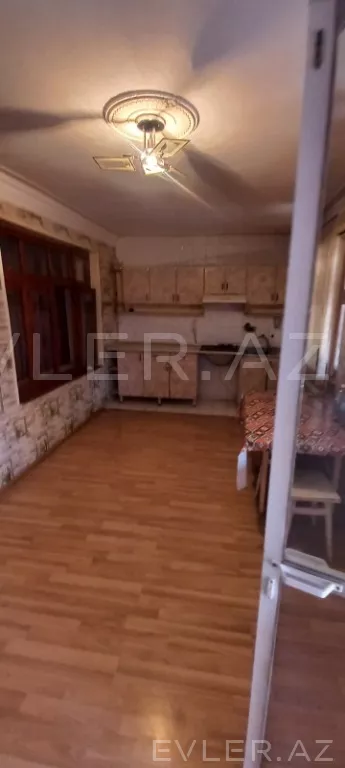 Aylıq, köhnə tikili
