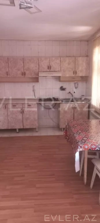 Aylıq, köhnə tikili
