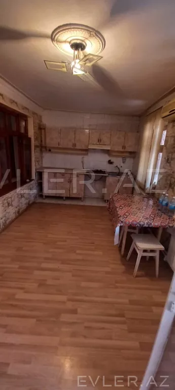 Aylıq, köhnə tikili