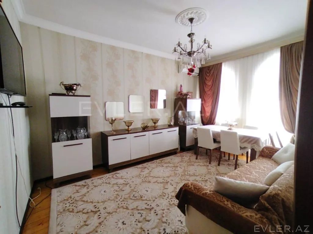 Satılır, həyət evi/villa