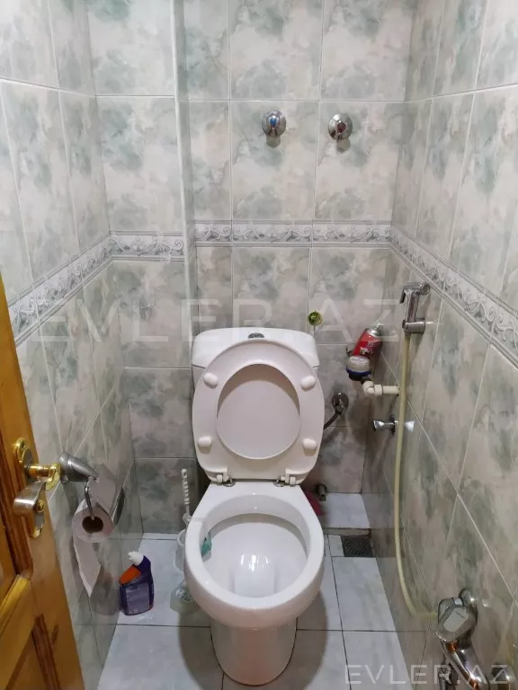 Aylıq, köhnə tikili
