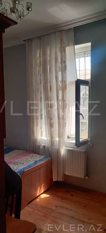 Satılır, həyət evi/villa