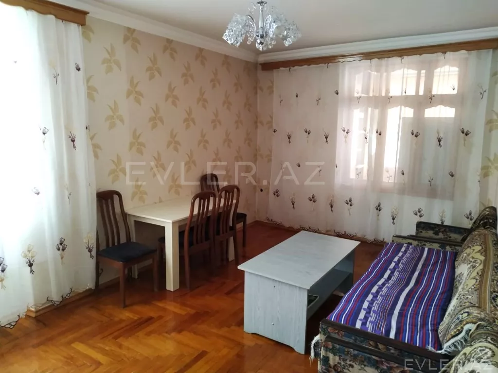 Aylıq, köhnə tikili
