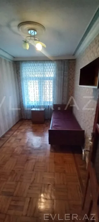 Aylıq, köhnə tikili