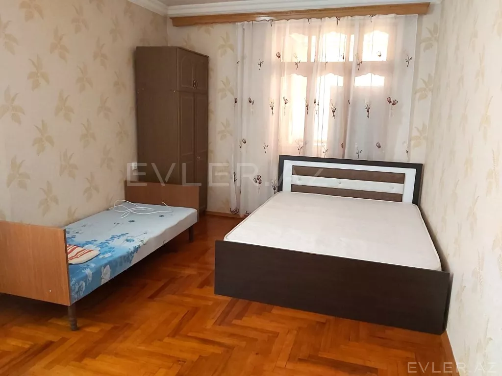 Aylıq, köhnə tikili
