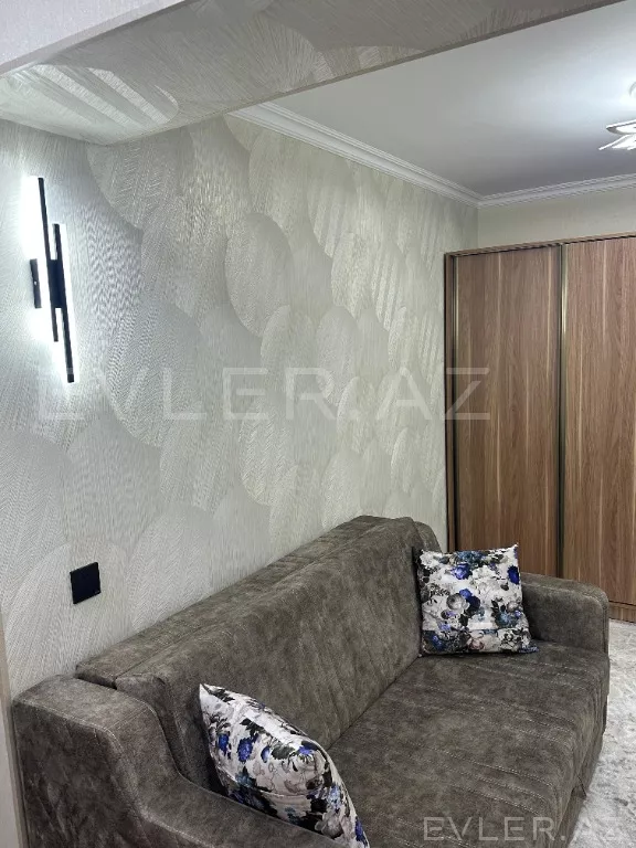 Satılır, köhnə tikili
