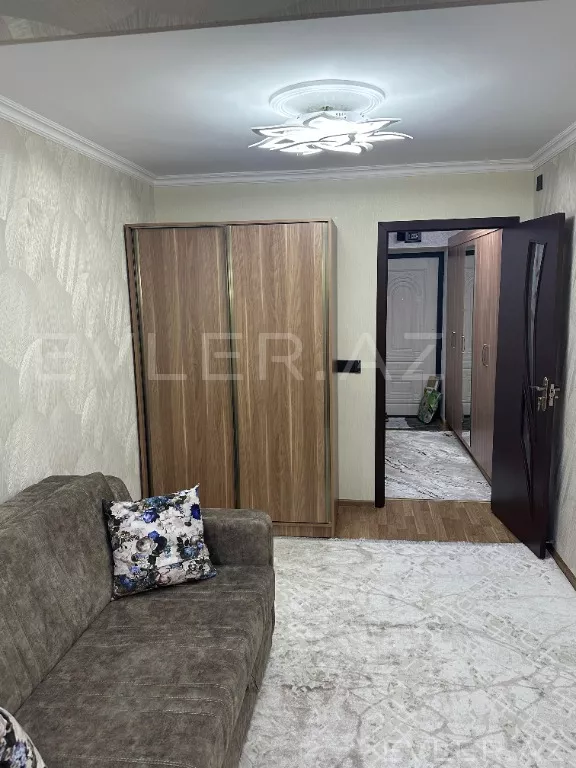 Satılır, köhnə tikili