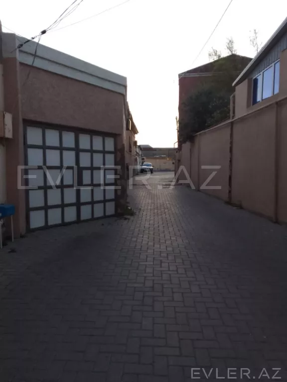 Satılır, həyət evi/villa