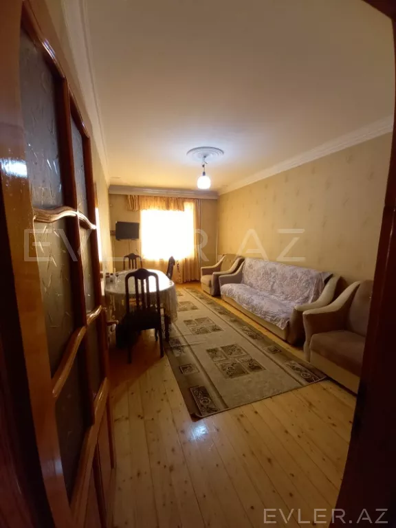 Satılır, köhnə tikili